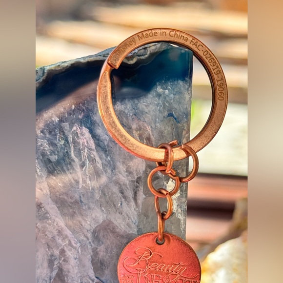 Vintage Beauty and the Beast coopertone Keychain - Picture 4 of 6